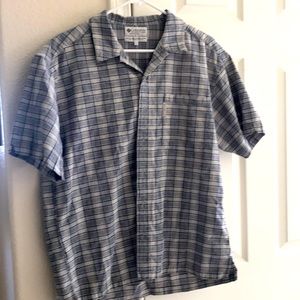 Large men’s Columbia shirt